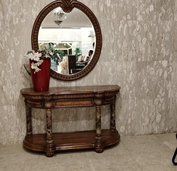 الساعه 60 الفندقيه