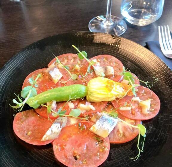 הוסטל Auberge De Mourjou