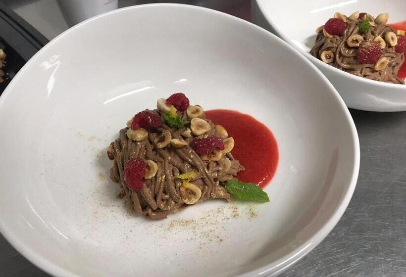 הוסטל Auberge De Mourjou