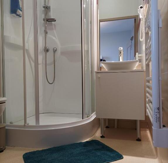 הוסטל Auberge De Mourjou