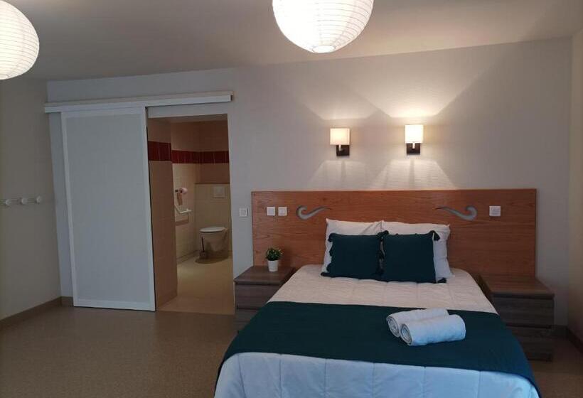 הוסטל Auberge De Mourjou