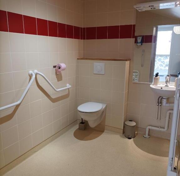 הוסטל Auberge De Mourjou