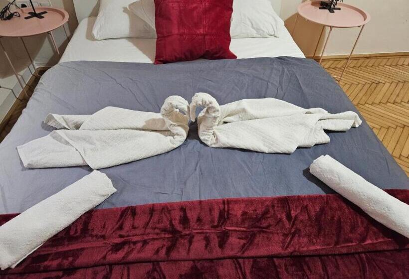 호스텔 Chic Central Rooms