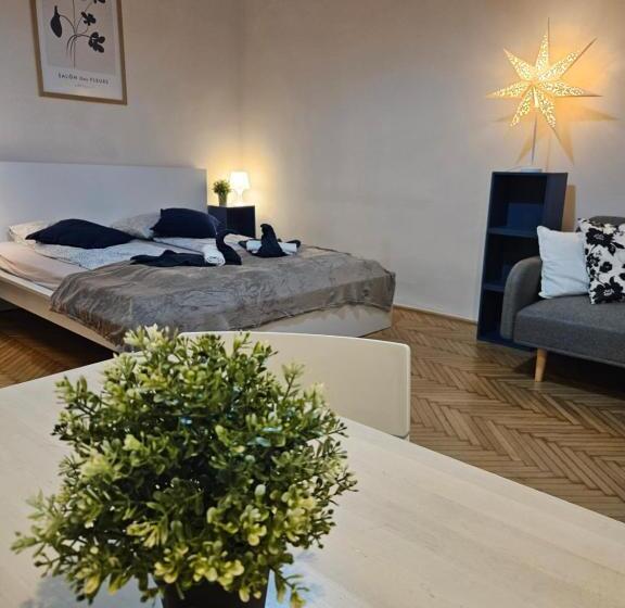 호스텔 Chic Central Rooms