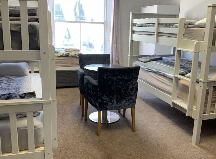 호스텔 Eden Quay Guesthouse Private Rooms