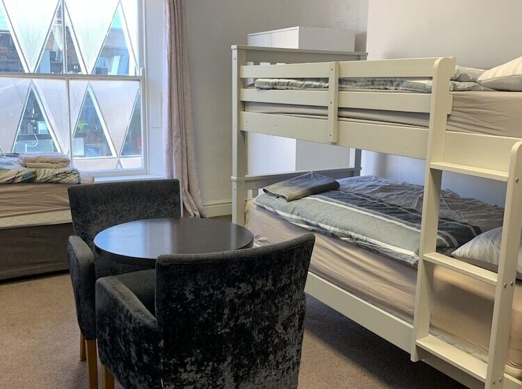 호스텔 Eden Quay Guesthouse Private Rooms