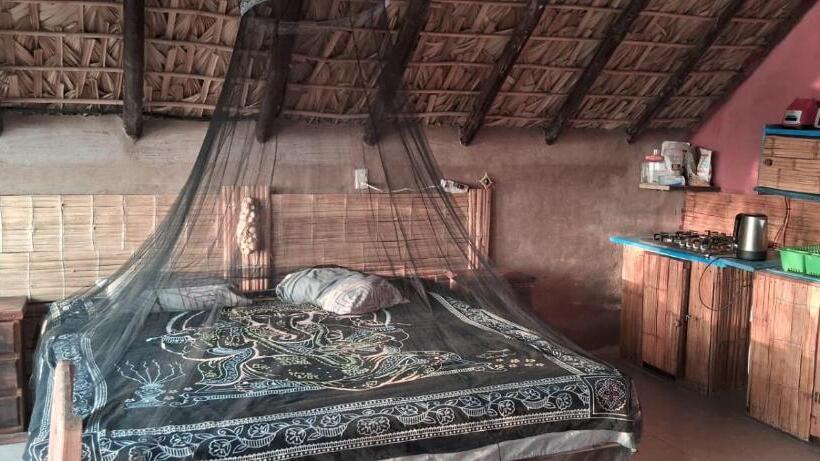 هاستل Mukti Bhukti