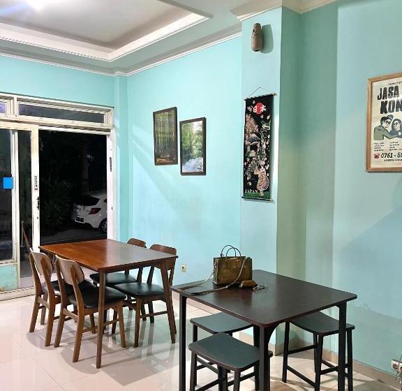 ユースホステル Wesbobo Inn Solo