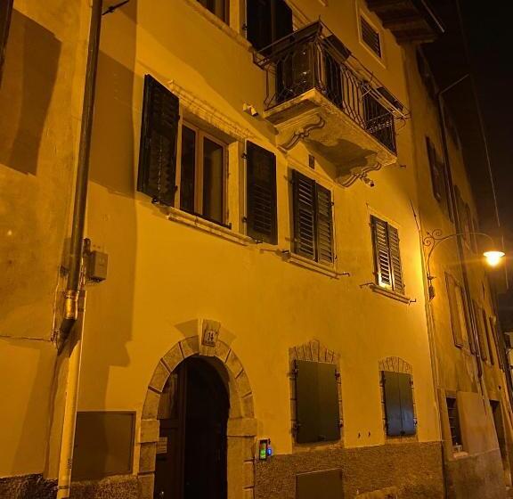 تختخواب و صبحانه Al Vicolo