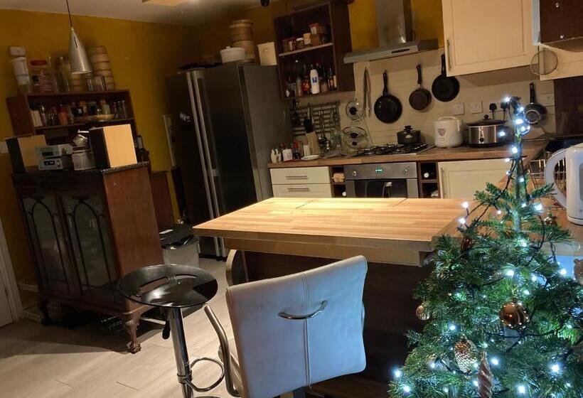 مبيت وإفطار Hong Kong Inn