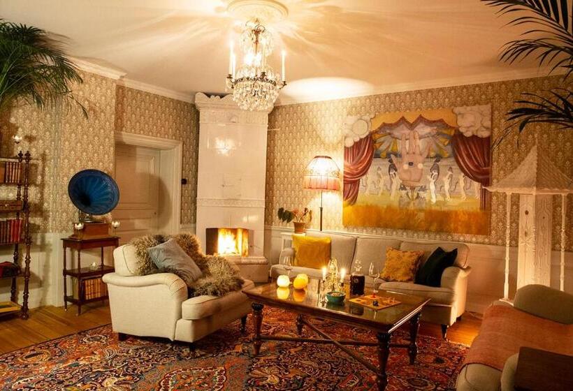 مبيت وإفطار Långbro Gård I Mölnbo