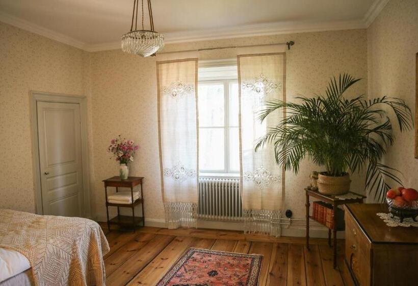 مبيت وإفطار Långbro Gård I Mölnbo