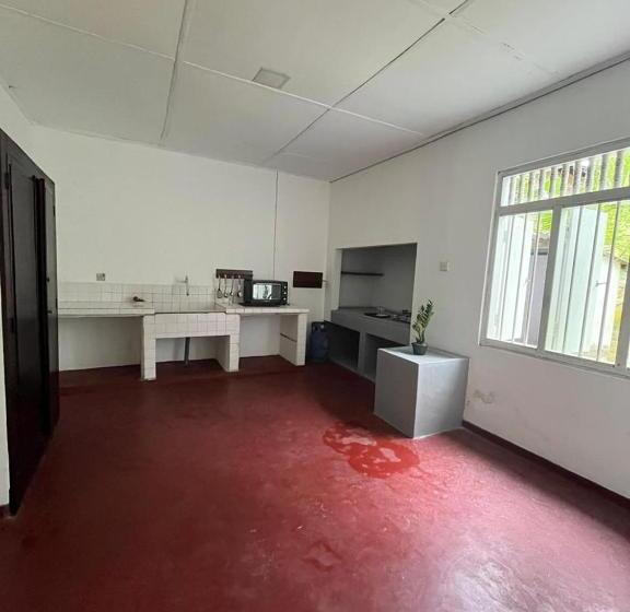 Bed and Breakfast Unrushed Kanda