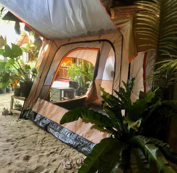 تختخواب و صبحانه Jenna S Beach House