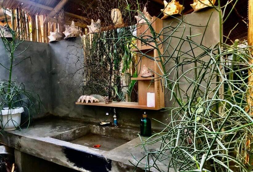 تختخواب و صبحانه Jenna S Beach House