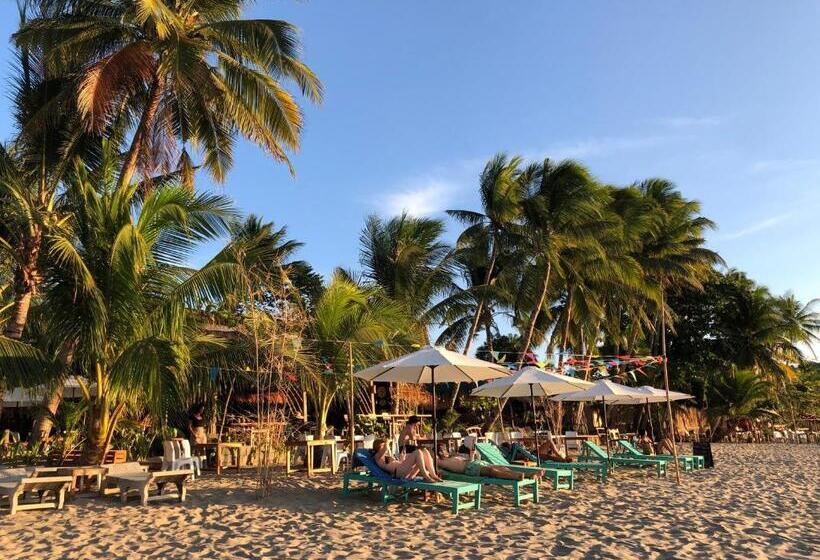 تختخواب و صبحانه Jenna S Beach House