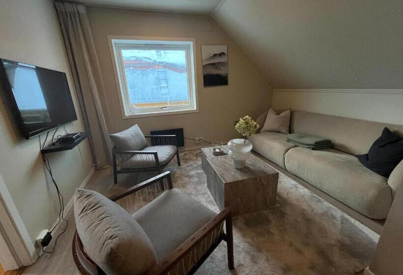 Enter Backpack Apartments