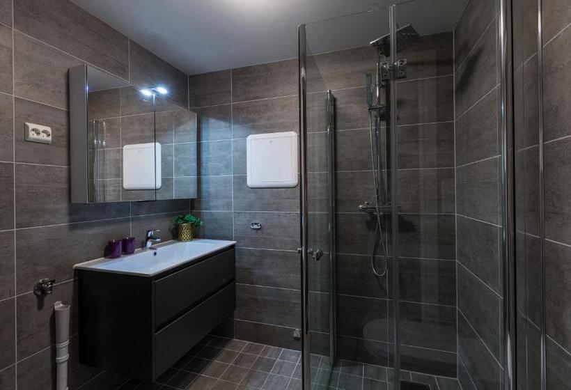 Enter Backpack Apartments