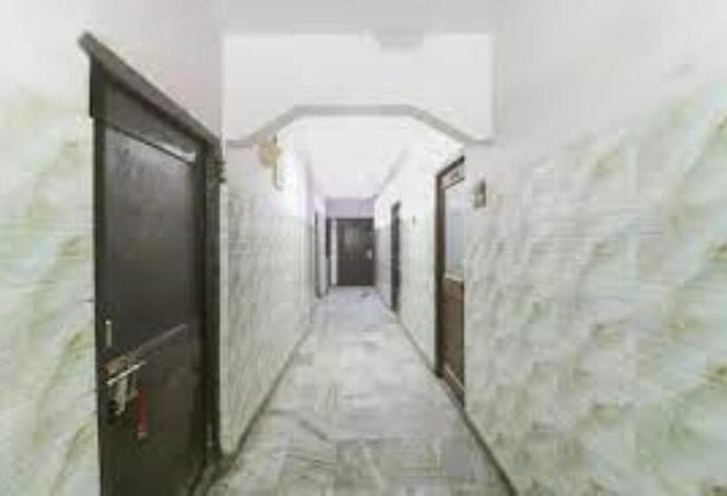 Gayatri Hotel,cuttack