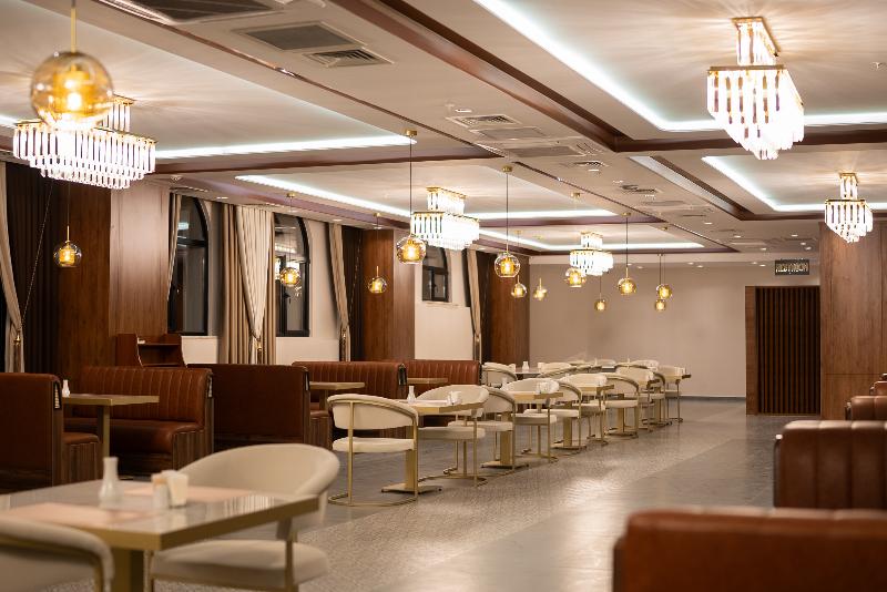 Golden River Hotel By Continent