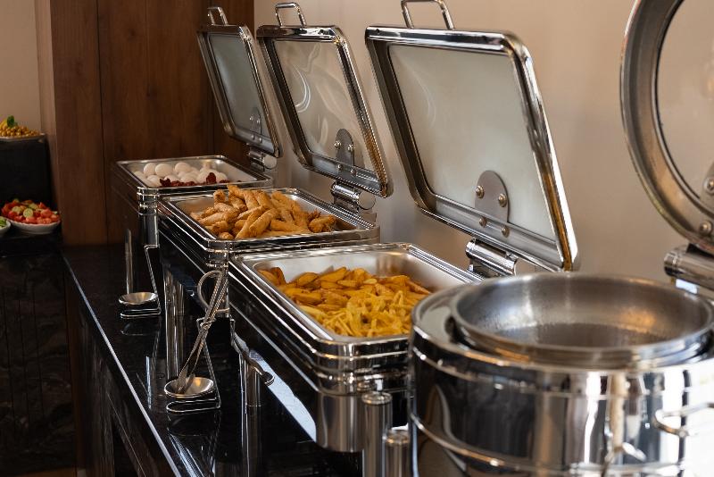 Golden River Hotel By Continent