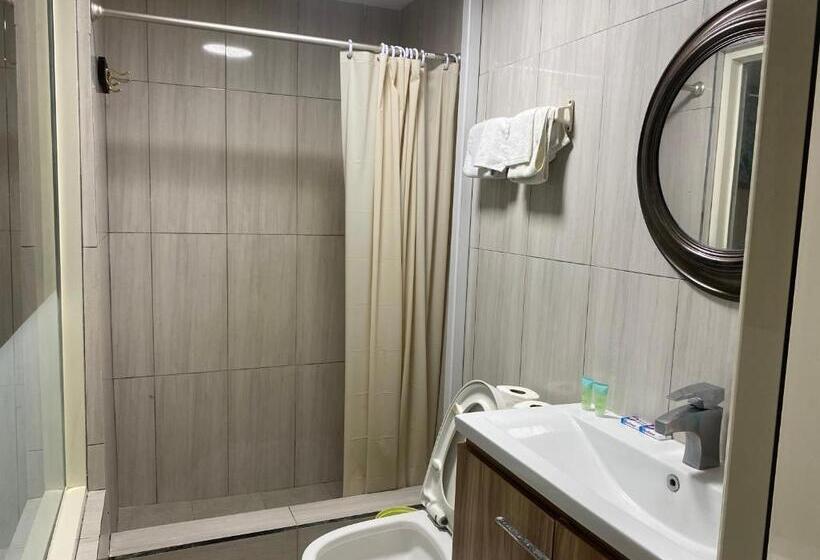 Golden Tree Hotel Belize