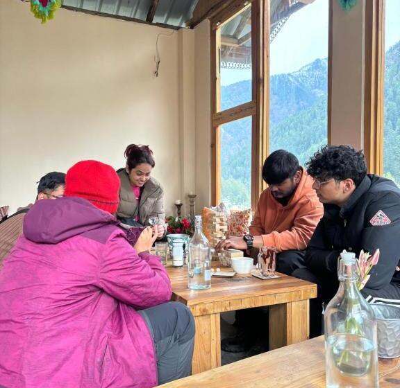 Grham Hostel Kasol, Katagla