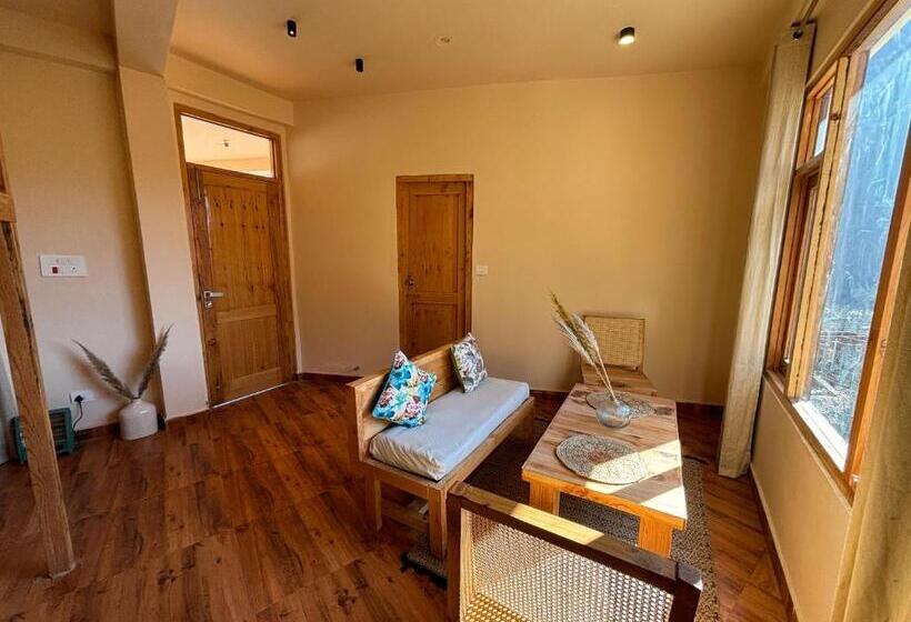 Grham Hostel Kasol, Katagla