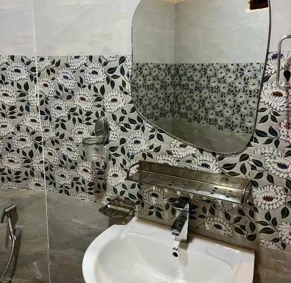 Grham Hostel Kasol, Katagla