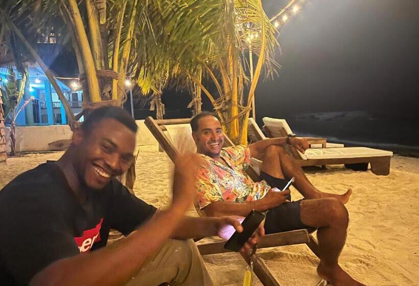 בית מלון כפרי Aluna Beach Apartments