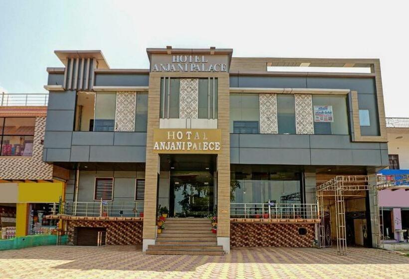 ホテル Anjani Palace