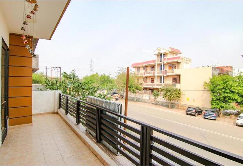 Отель Aruba Suites