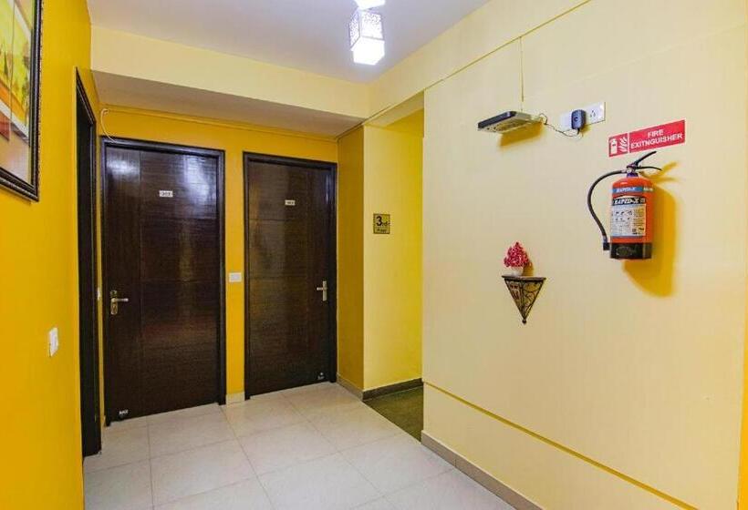 Отель Aruba Suites