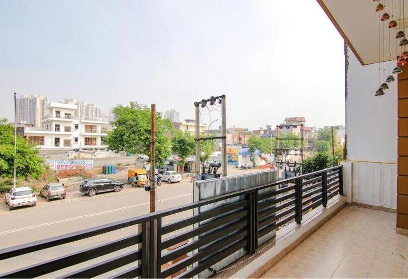 Отель Aruba Suites