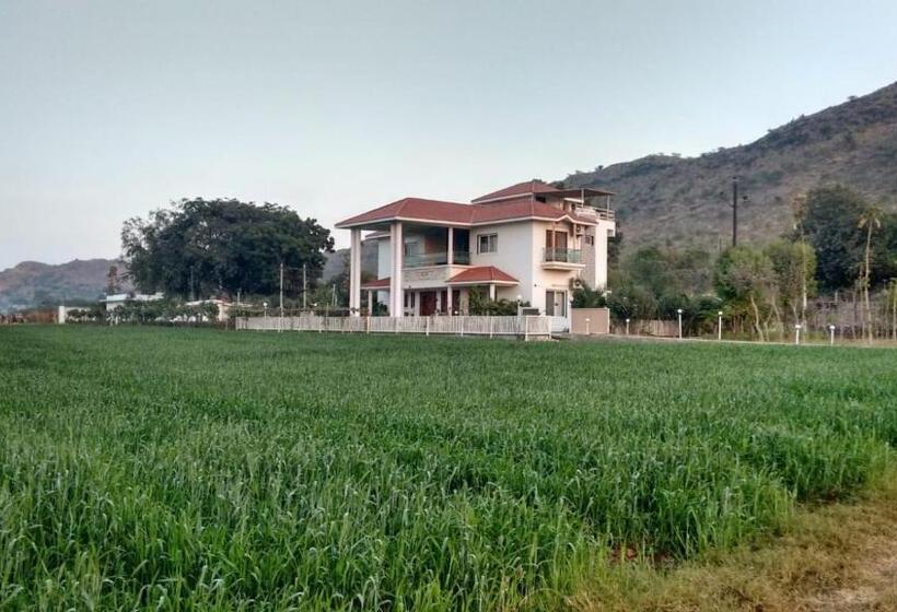 فندق Bhagrecha Farms   A Memorable Farm Stay