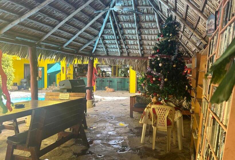 Coco Hotel And Hostel