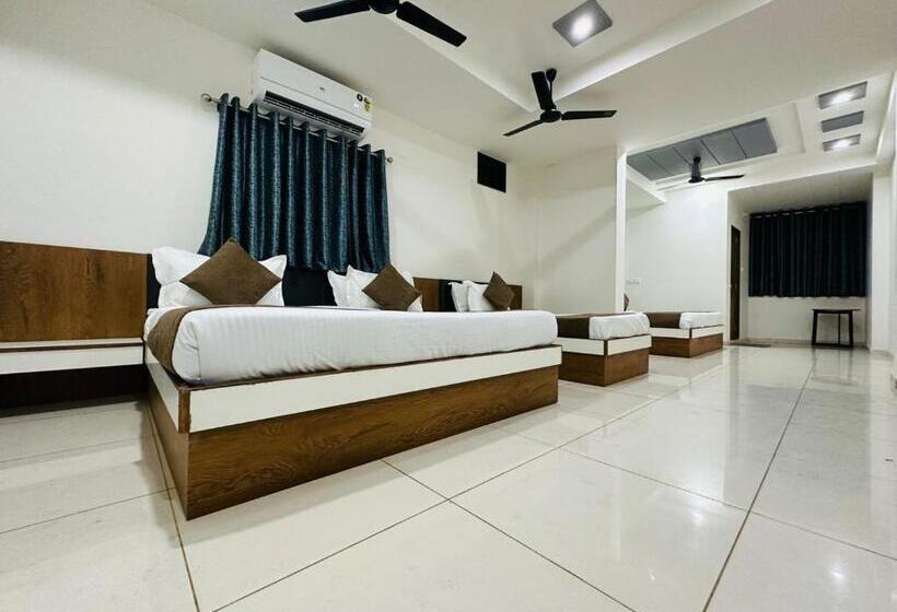 酒店 Dwarika Inn By Mantram Hospitality