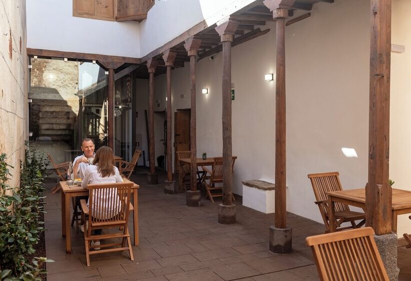 Отель Emblemático La Casa De La Camelia