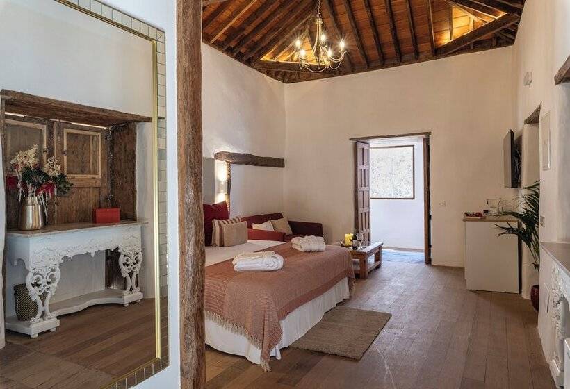 Отель Emblemático La Casa De La Camelia