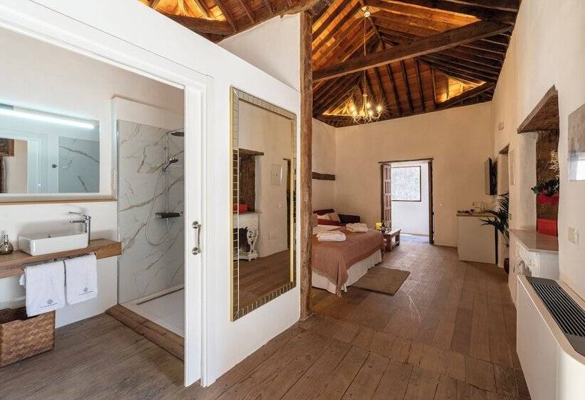 Отель Emblemático La Casa De La Camelia