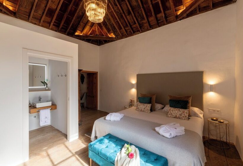 Отель Emblemático La Casa De La Camelia