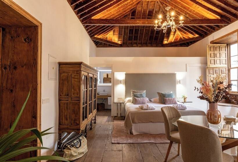 Отель Emblemático La Casa De La Camelia