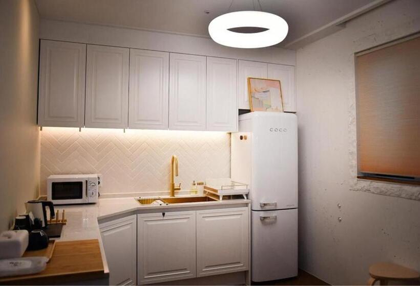 Hotel Garden Pool Villa Lee Chung Jung