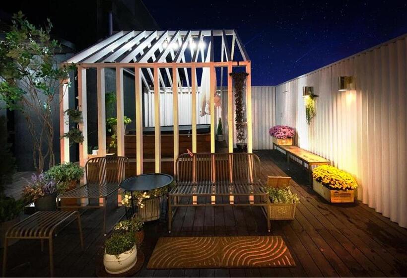 Hotel Garden Pool Villa Lee Chung Jung