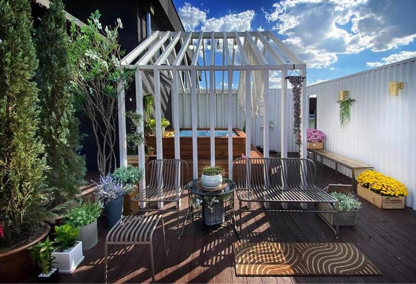 Hotel Garden Pool Villa Lee Chung Jung