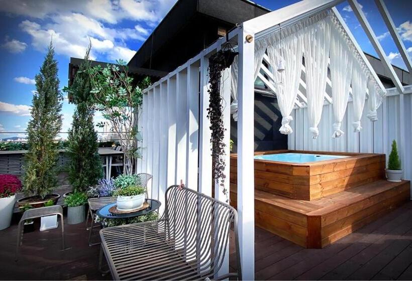 Hotel Garden Pool Villa Lee Chung Jung