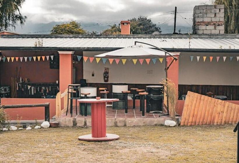 هتل Hostal La Vidala