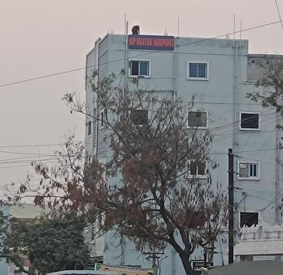 هتل Kp Suites Airport