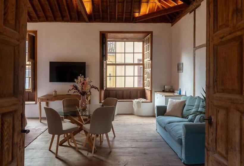 Отель Emblemático La Casa De La Camelia