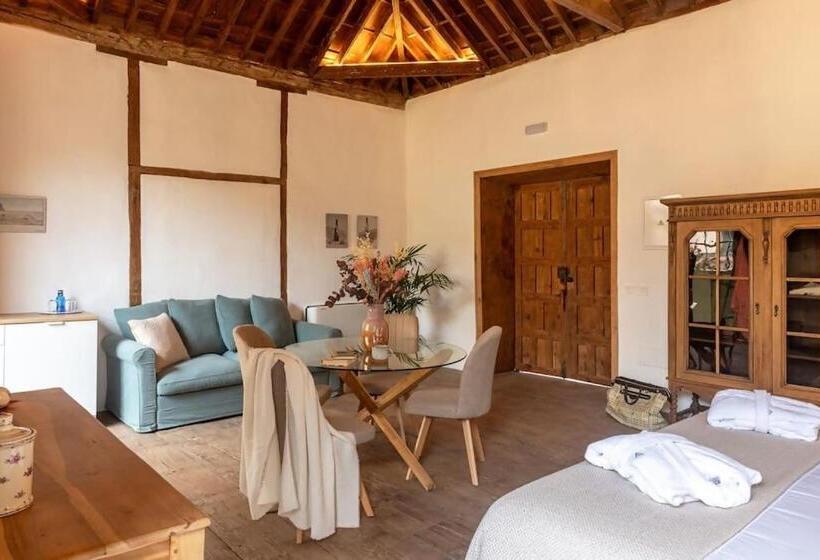 Отель Emblemático La Casa De La Camelia